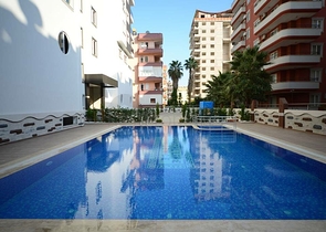 شقة بتخطيط 1+1 في منطقة محمودلار - ألانيا