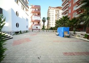 شقة بتخطيط 1+1 في منطقة محمودلار - ألانيا