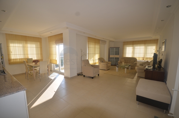 شقة دوبلكس مؤثثة بسعر مميز في منطقة أوبا - ألانيا