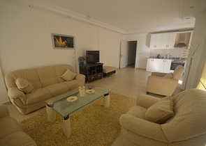 شقة دوبلكس مؤثثة بسعر مميز في منطقة أوبا - ألانيا