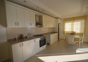 شقة دوبلكس مؤثثة بسعر مميز في منطقة أوبا - ألانيا