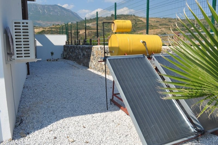 فيلا للبيع من قبل المالك مع إطلالة رائعة على البحر الأبيض المتوسط و المدينة في منطقة كارجي جاك – ألانيا