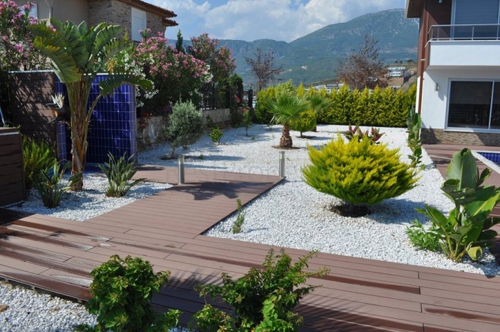 فيلا للبيع من قبل المالك مع إطلالة رائعة على البحر الأبيض المتوسط و المدينة في منطقة كارجي جاك – ألانيا