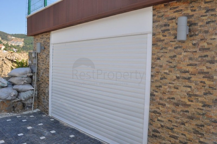 فيلا للبيع من قبل المالك مع إطلالة رائعة على البحر الأبيض المتوسط و المدينة في منطقة كارجي جاك – ألانيا