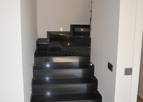 فيلا للبيع من قبل المالك مع إطلالة رائعة على البحر الأبيض المتوسط و المدينة في منطقة كارجي جاك – ألانيا