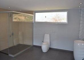 فيلا للبيع من قبل المالك مع إطلالة رائعة على البحر الأبيض المتوسط و المدينة في منطقة كارجي جاك – ألانيا