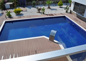 فيلا للبيع من قبل المالك مع إطلالة رائعة على البحر الأبيض المتوسط و المدينة في منطقة كارجي جاك – ألانيا