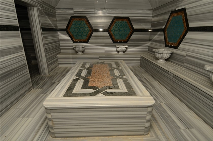 مجمع سكني حديث من قبل شركة البناء في منطقة كاستل – ألانيا