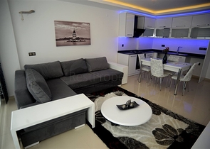 مجمع سكني حديث من قبل شركة البناء في منطقة كاستل – ألانيا