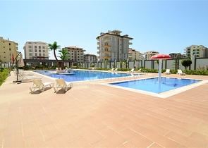 مجمع سكني حديث من قبل شركة البناء في منطقة كاستل – ألانيا