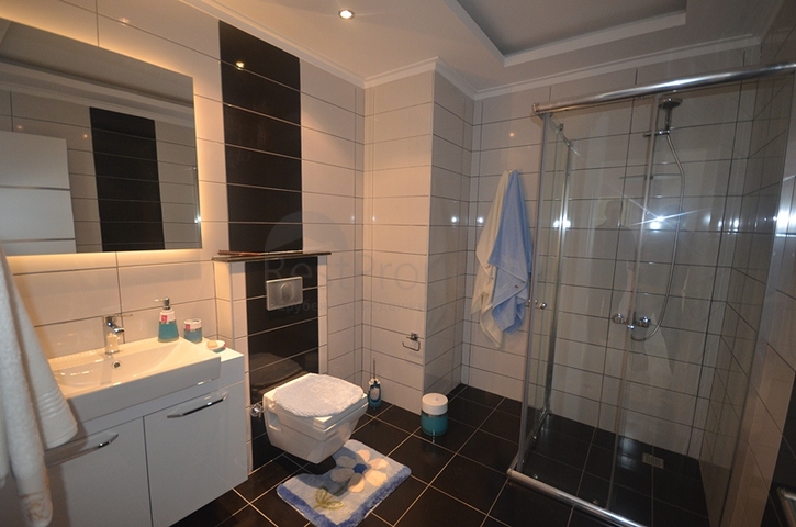 شقق باطلالة بحرية في كاستل / الانيا 