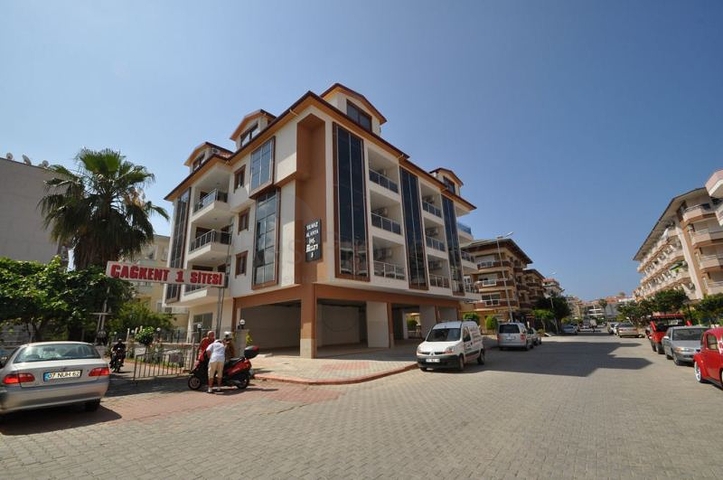 شقق للبيع في منطقة مركزية في الانيا - اوبا 