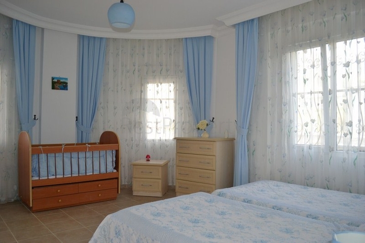 فيلا بتخطيط 3+1 بإطلالة بحرية جلية في منطقة محمود لار – ألانيا