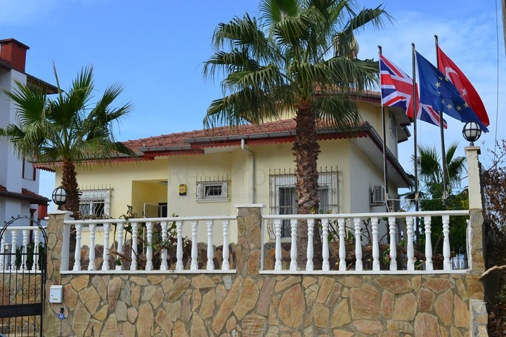 فيلا بتخطيط 3+1 بإطلالة بحرية جلية في منطقة محمود لار – ألانيا