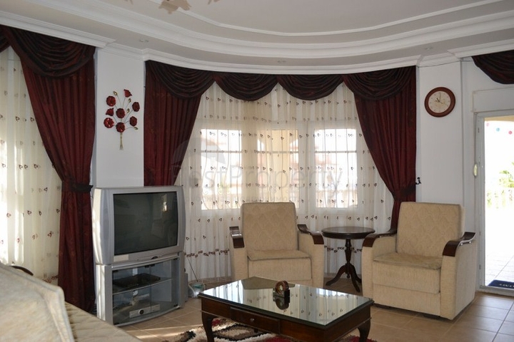 فيلا بتخطيط 3+1 بإطلالة بحرية جلية في منطقة محمود لار – ألانيا