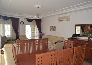 فيلا بتخطيط 3+1 بإطلالة بحرية جلية في منطقة محمود لار – ألانيا