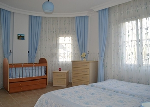 فيلا بتخطيط 3+1 بإطلالة بحرية جلية في منطقة محمود لار – ألانيا