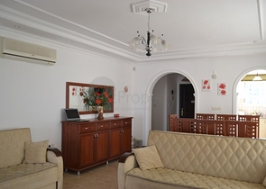 فيلا بتخطيط 3+1 بإطلالة بحرية جلية في منطقة محمود لار – ألانيا