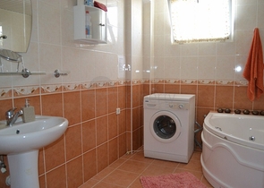 فيلا بتخطيط 3+1 بإطلالة بحرية جلية في منطقة محمود لار – ألانيا