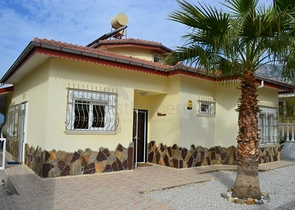 فيلا بتخطيط 3+1 بإطلالة بحرية جلية في منطقة محمود لار – ألانيا