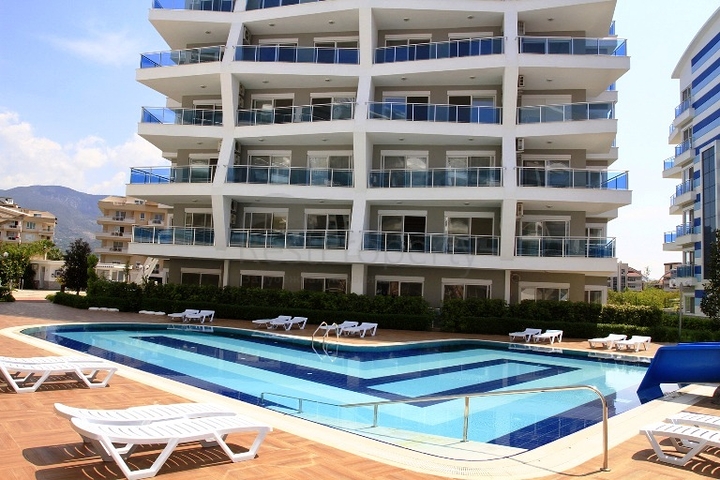 تصاميم مختلفة - دوبلكس غرفتين وصالة ضمن مجمع خمس نجوم في اوبا / الانيا 