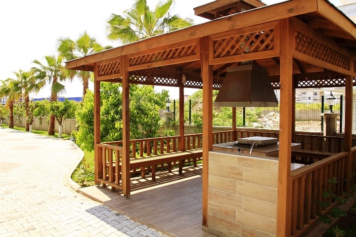 تصاميم مختلفة - دوبلكس غرفتين وصالة ضمن مجمع خمس نجوم في اوبا / الانيا 