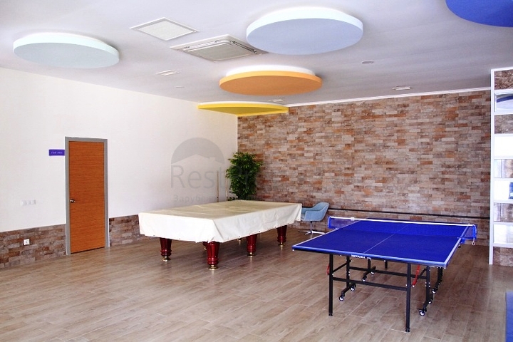 تصاميم مختلفة - دوبلكس غرفتين وصالة ضمن مجمع خمس نجوم في اوبا / الانيا 