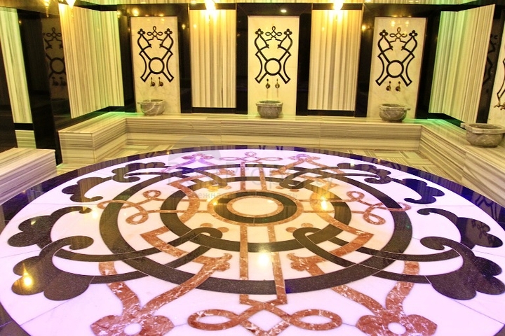 تصاميم مختلفة - دوبلكس غرفتين وصالة ضمن مجمع خمس نجوم في اوبا / الانيا 