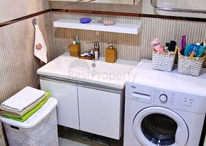 تصاميم مختلفة - دوبلكس غرفتين وصالة ضمن مجمع خمس نجوم في اوبا / الانيا 