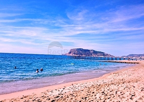 تصاميم مختلفة - دوبلكس غرفتين وصالة ضمن مجمع خمس نجوم في اوبا / الانيا 