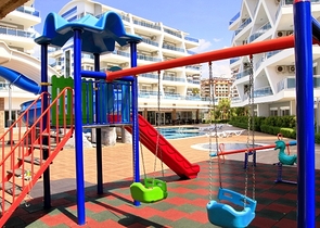 تصاميم مختلفة - دوبلكس غرفتين وصالة ضمن مجمع خمس نجوم في اوبا / الانيا 