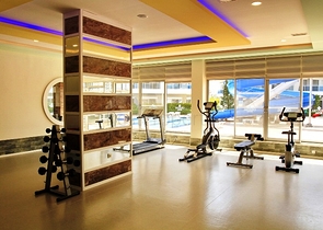 تصاميم مختلفة - دوبلكس غرفتين وصالة ضمن مجمع خمس نجوم في اوبا / الانيا 