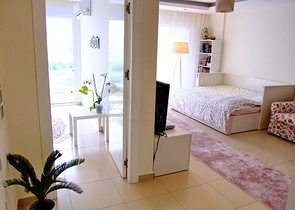 تصاميم مختلفة - دوبلكس غرفتين وصالة ضمن مجمع خمس نجوم في اوبا / الانيا 