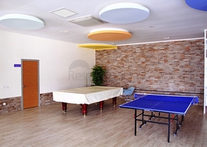 تصاميم مختلفة - دوبلكس غرفتين وصالة ضمن مجمع خمس نجوم في اوبا / الانيا 