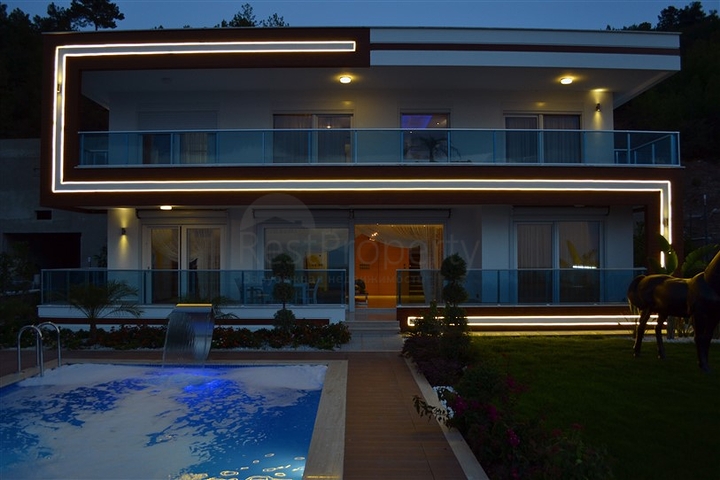 فيلات فاخرة في كاركي جاك / الانيا 