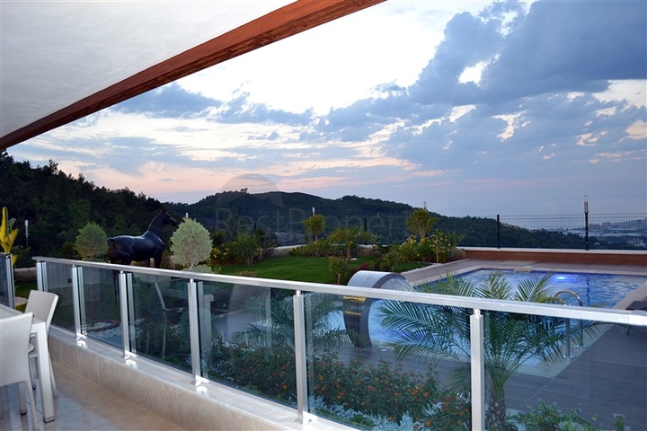 فيلات فاخرة في كاركي جاك / الانيا 