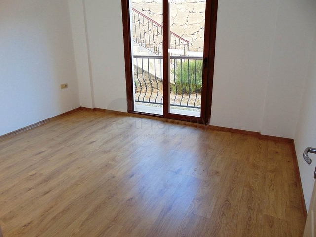  شقة بغرفتين نوم , ومسبح مشترك ,في منطقة مركزية من بودروم