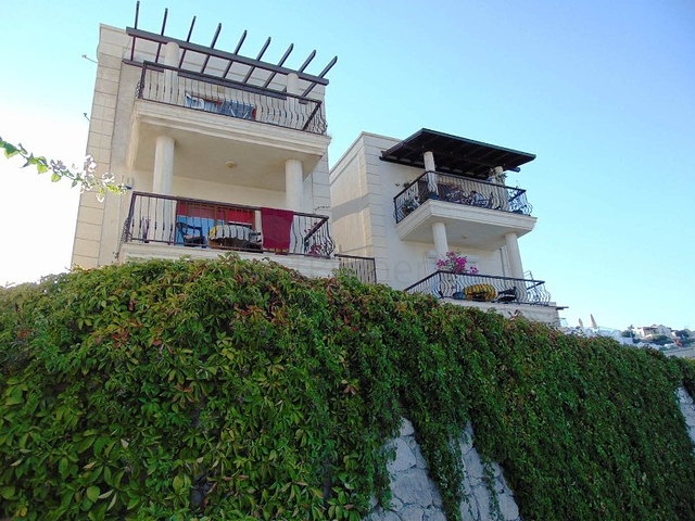  شقة بغرفتين نوم , ومسبح مشترك ,في منطقة مركزية من بودروم