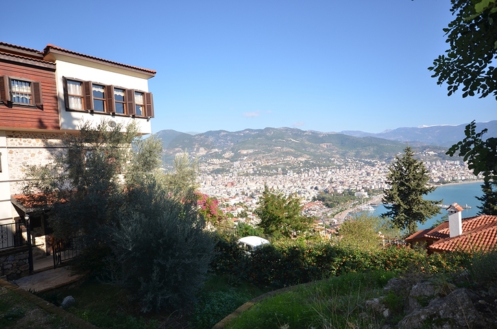 فيلا فاخرة في الانيا التاريخية 