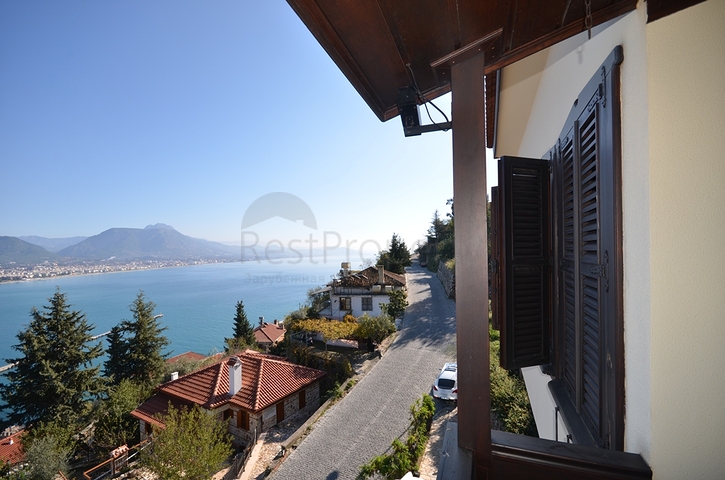 فيلا فاخرة في الانيا التاريخية 