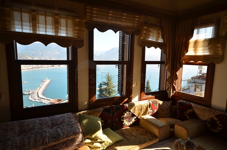 فيلا فاخرة في الانيا التاريخية 