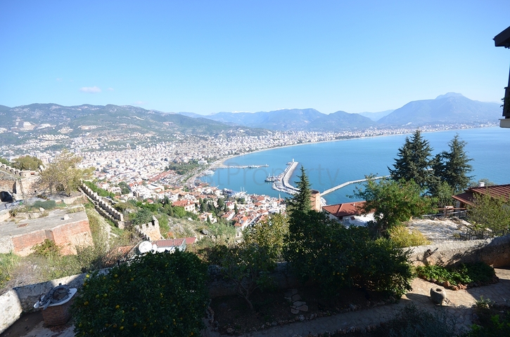 فيلا فاخرة في الانيا التاريخية 