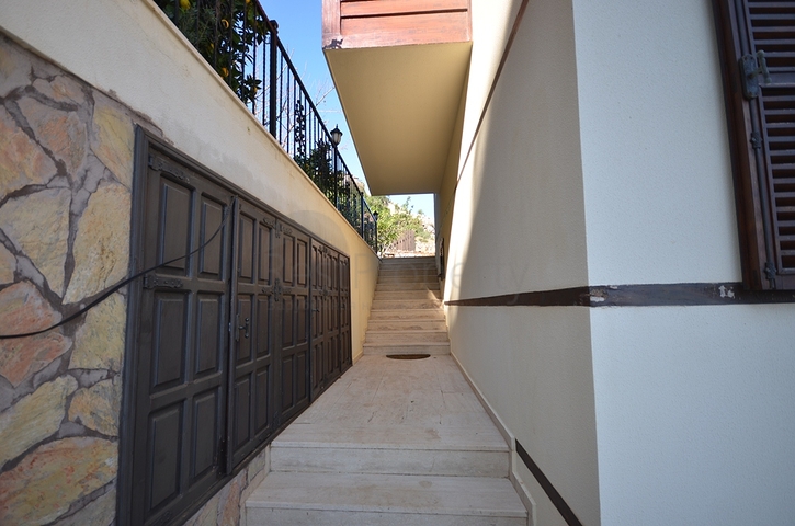 فيلا فاخرة في الانيا التاريخية 