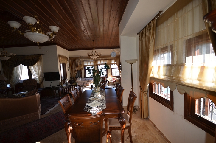 فيلا فاخرة في الانيا التاريخية 