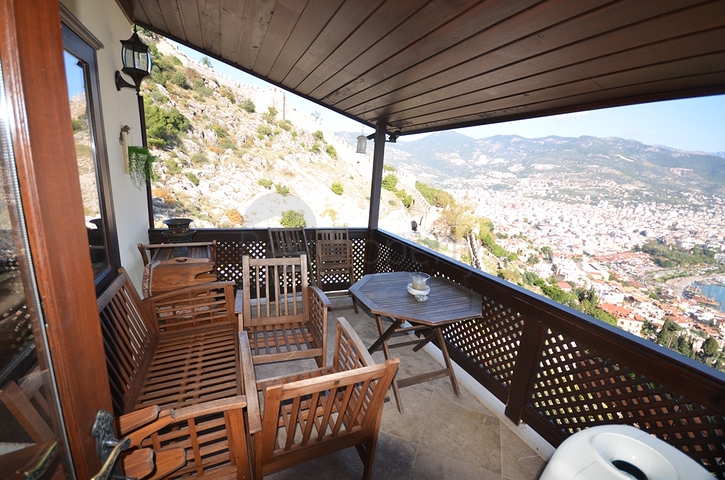 فيلا فاخرة في الانيا التاريخية 