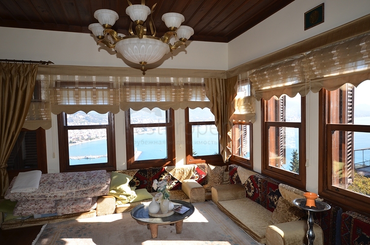 فيلا فاخرة في الانيا التاريخية 