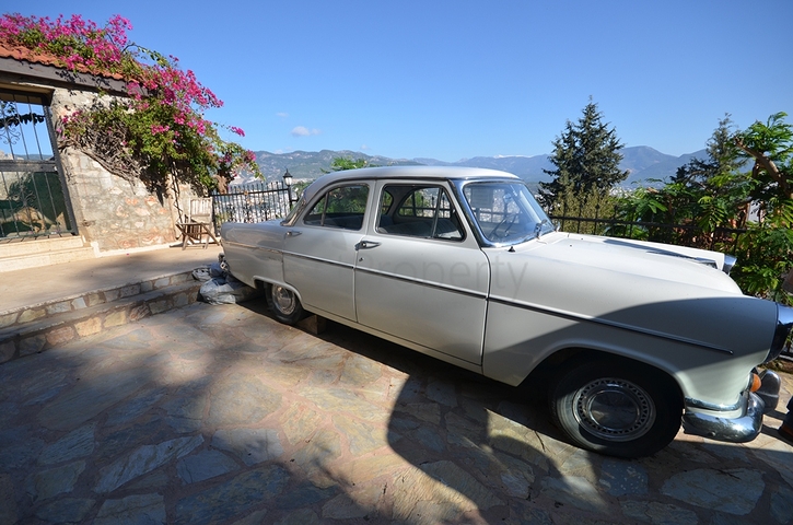 فيلا فاخرة في الانيا التاريخية 