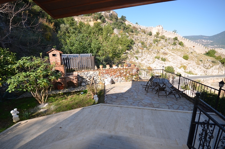 فيلا فاخرة في الانيا التاريخية 