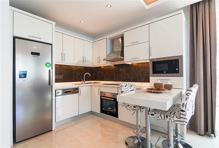 مجمع سكني حديث الإنشاء في منطقة محمودلار – ألانيا