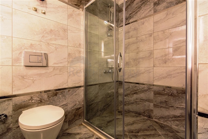 مجمع سكني حديث الإنشاء في منطقة محمودلار – ألانيا